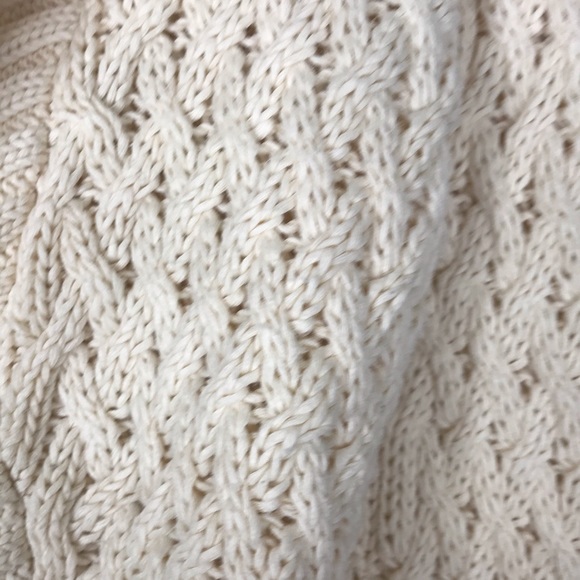 Abercrombie and Fitch Cream Cropped Sweater Shrug - Picture 3 of 8